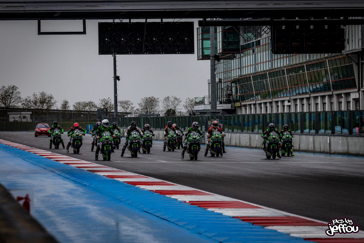 Coupe Kawasaki ZX-4RR 2026 : Roméo Moneyron sacré premier champion ...